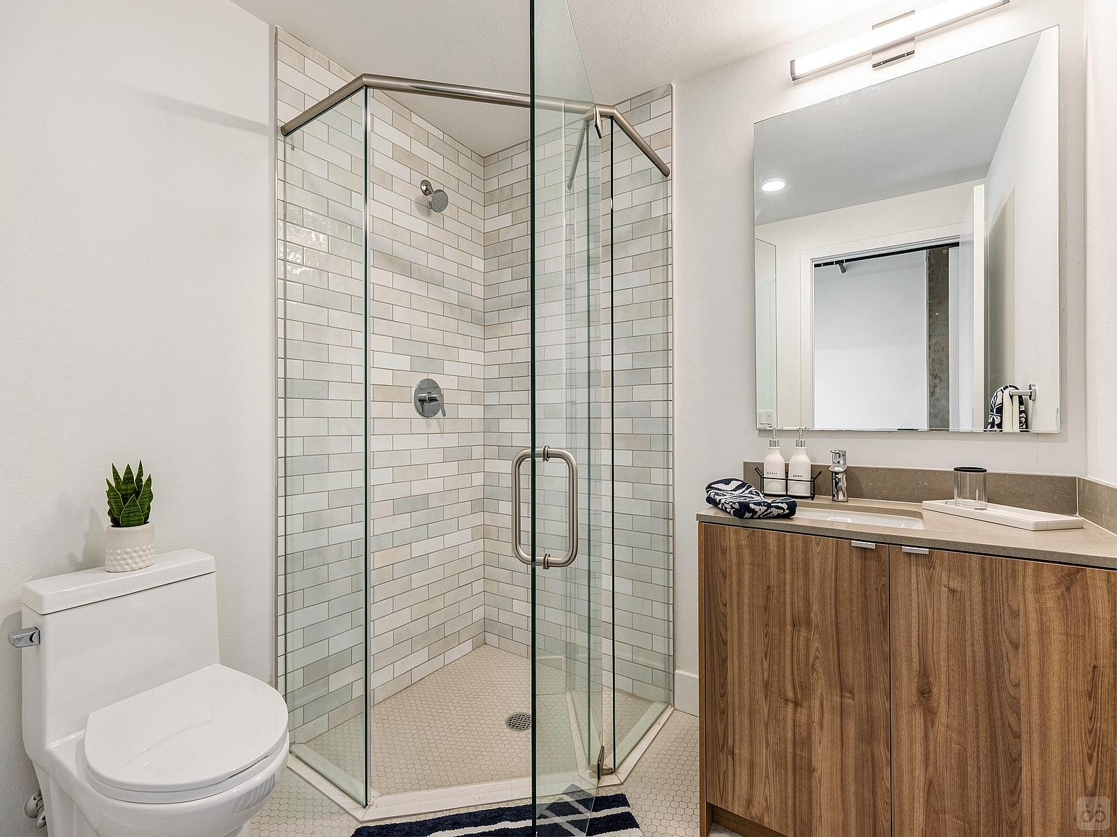  Private Room W/ Ensuite Bathroom  -  New Stylish complex minutes away from the beach and Downtown LA  - Gallery -  12