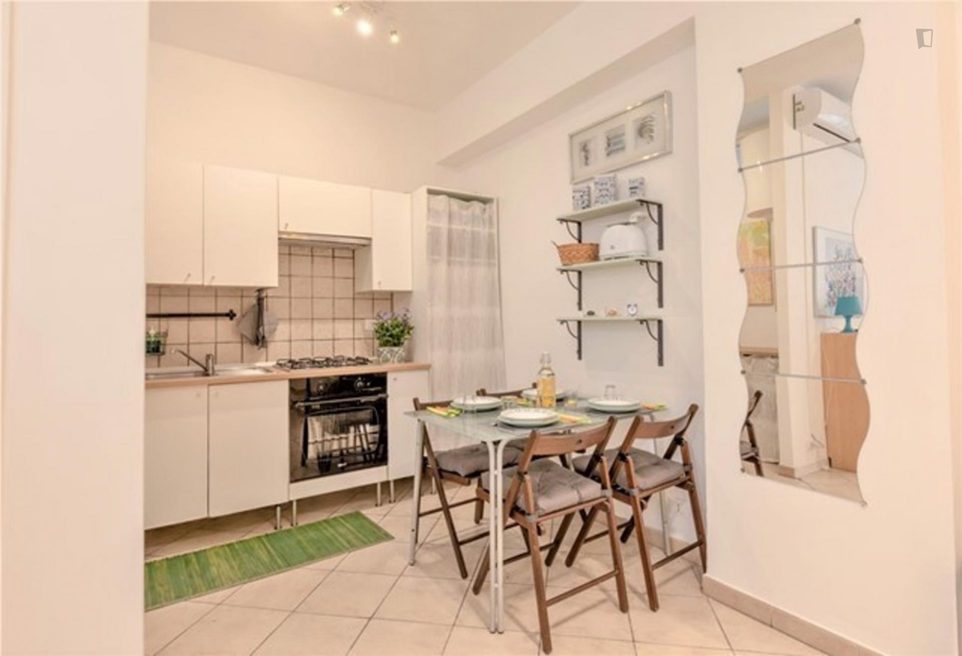 Cosy 2-bedroom apartment near Colli Albani metro station