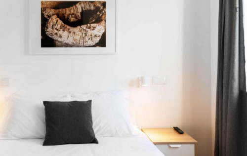 Stylish double bedroom near Parque Da Ponte