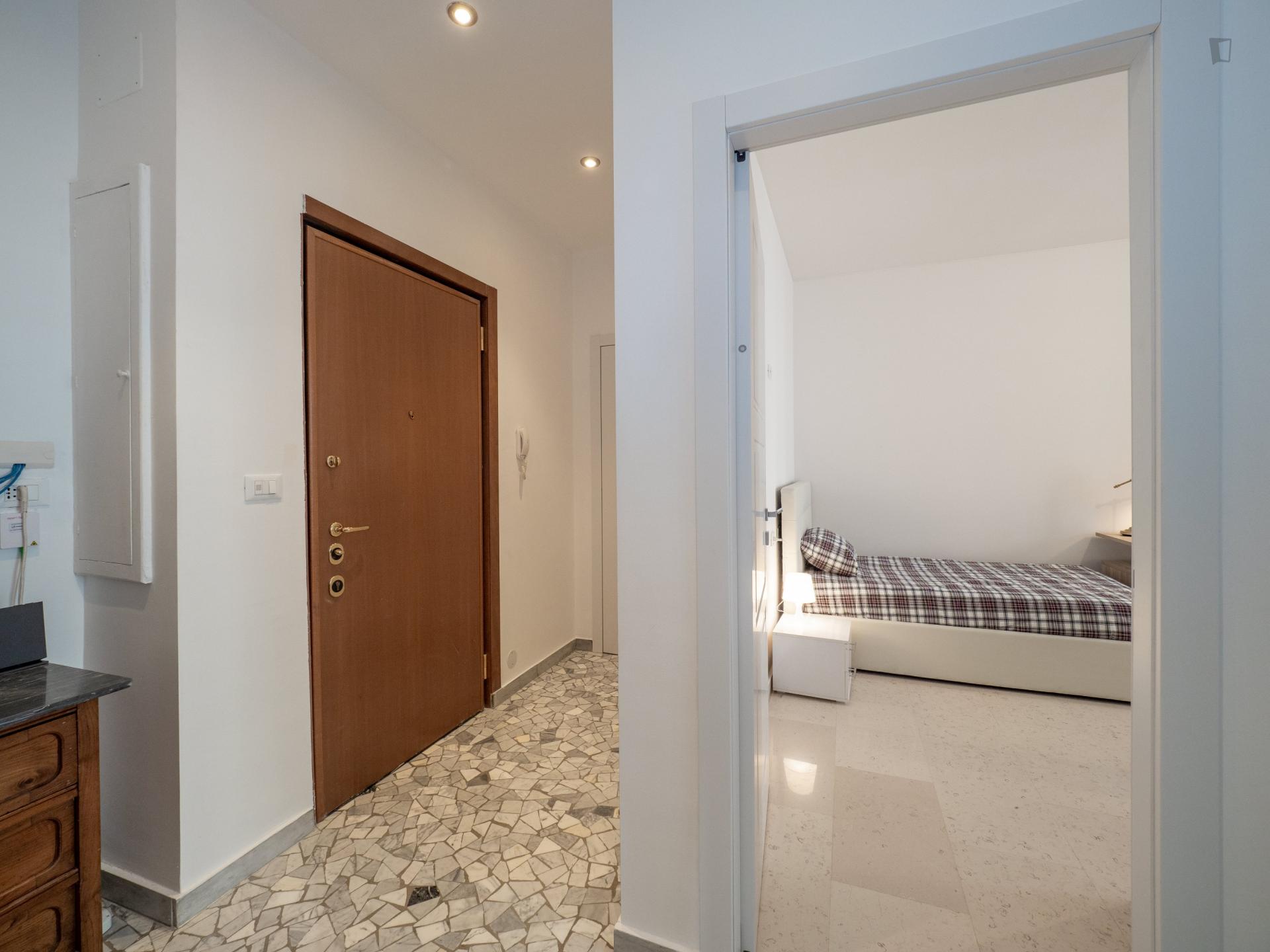 Bed in a twin bedroom well connected to city centre