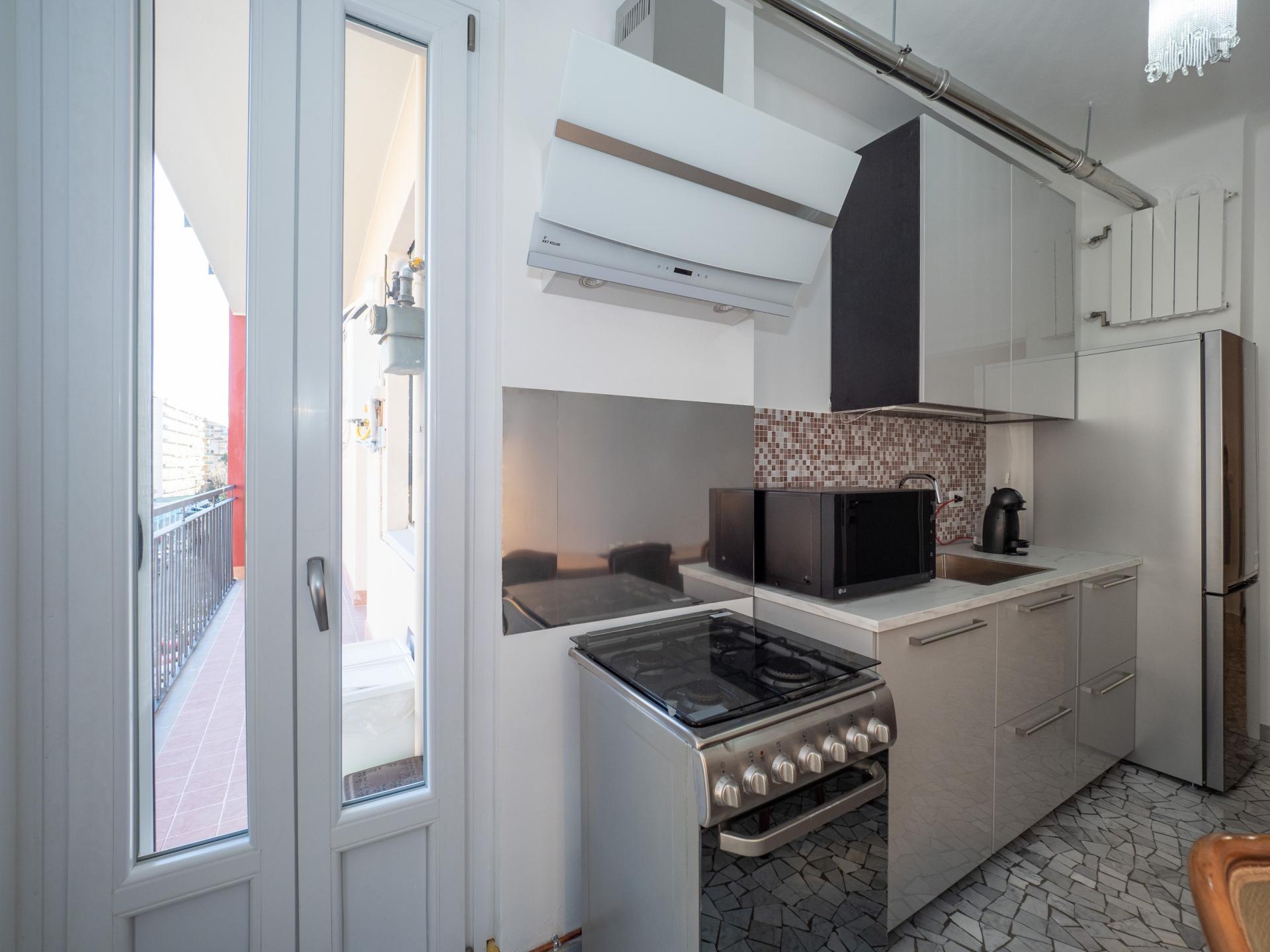 Bed in a twin bedroom well connected to city centre