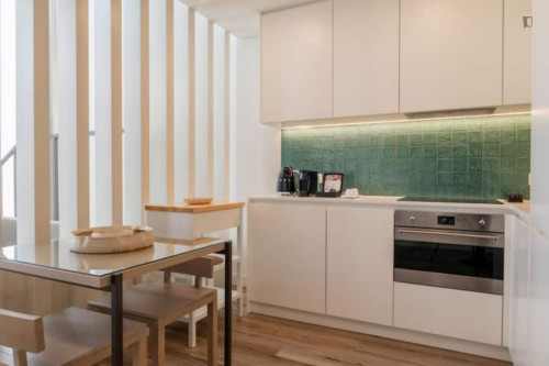Stylish 1-bedroom apartment near Jardim do Morro - Gallery - 6