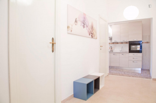 Bright double bedroom near Tevere river bank - Gallery - 24