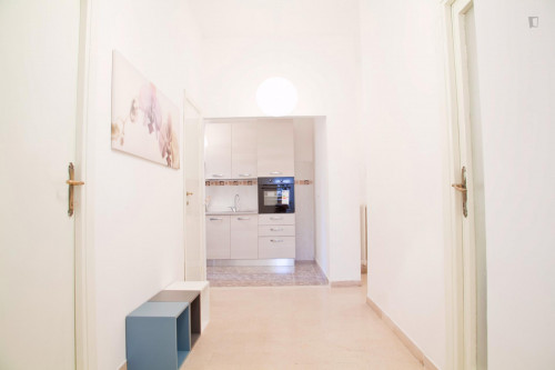 Bright double bedroom near Tevere river bank - Gallery - 30
