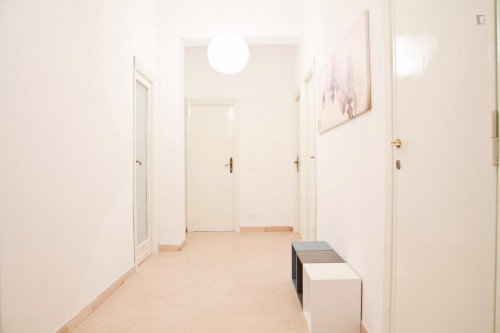 Bright double bedroom near Tevere river bank - Gallery - 25