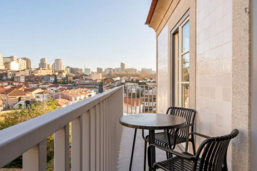 Neat 1-bedroom apartment near Jardim do Morro - Gallery - 14