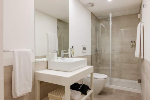 Neat 1-bedroom apartment near Jardim do Morro - Gallery - 12