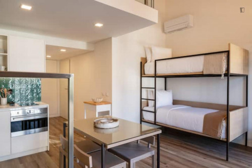 Neat 1-bedroom apartment near Jardim do Morro - Gallery - 5