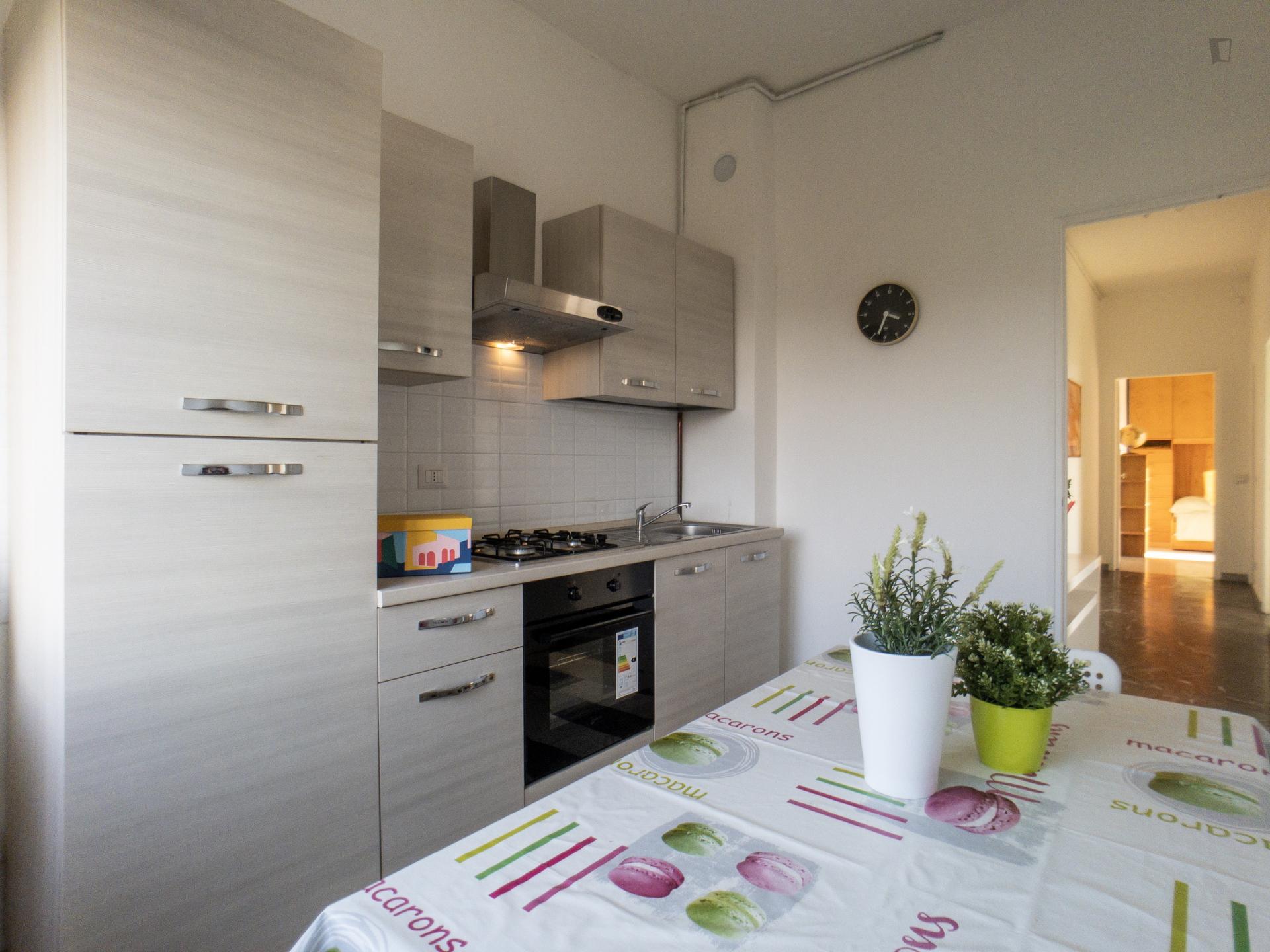 Spacious double bedroom close to Sesto Rondò metro station