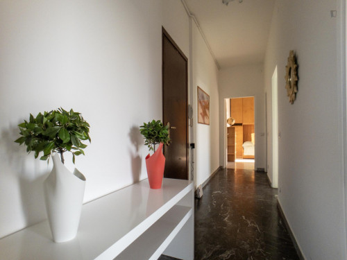 Spacious double bedroom close to Sesto Rondò metro station - Gallery - 9