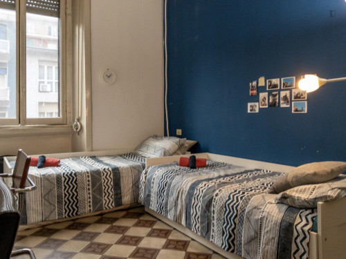 Bed in a twin bedroom in Porta Romana neighbourhood - Gallery - 16