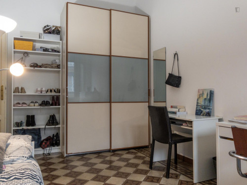 Bed in a twin bedroom in Porta Romana neighbourhood - Gallery - 29