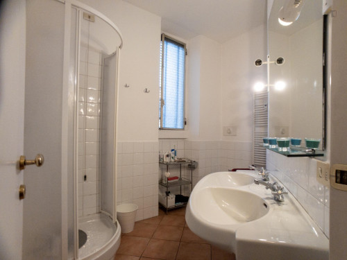 Bed in a twin bedroom in Porta Romana neighbourhood - Gallery - 15