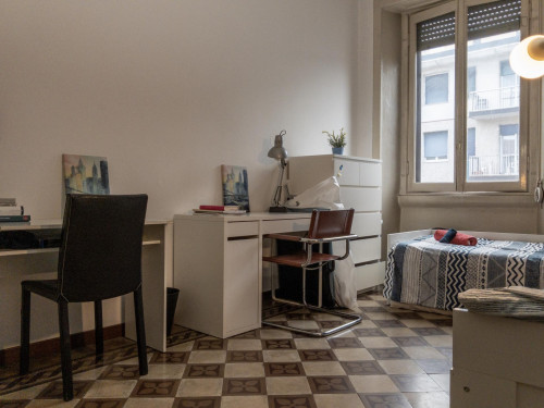 Bed in a twin bedroom in Porta Romana neighbourhood - Gallery - 27