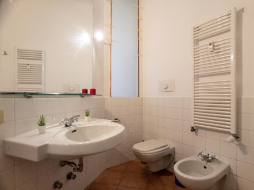 Bed in a twin bedroom in Porta Romana neighbourhood - Gallery - 17