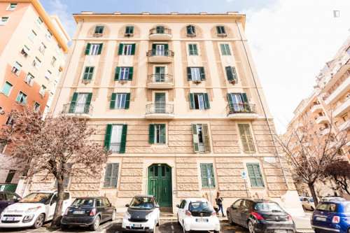 Bright double bedroom in Piaza Bologna neighbourhood - Gallery - 12