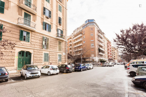 Bright double bedroom in Piaza Bologna neighbourhood - Gallery - 13