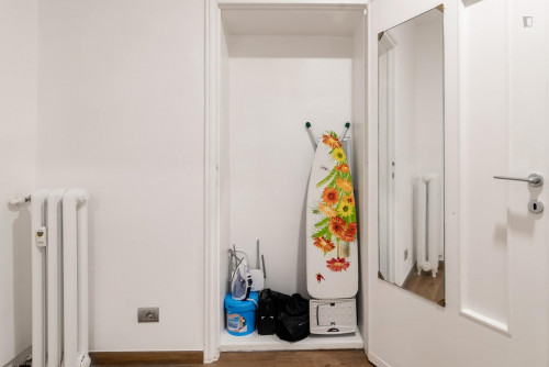 Cosy bed in a twin bedroom, close to Politecnico