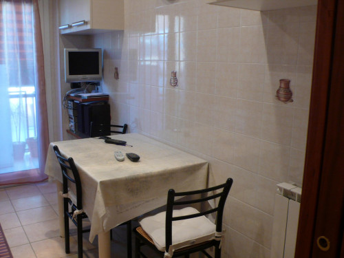 Single bedroom in 3-bedroom apartment  - Gallery -  5