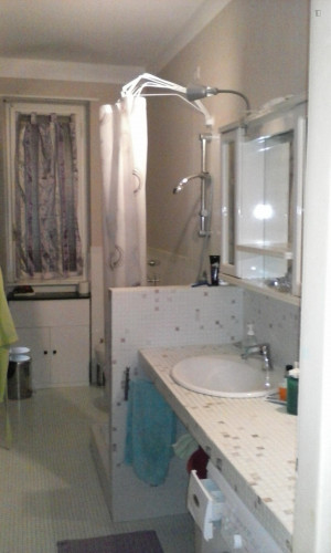 Large bedroom in a 2-bedroom apartment close to Corvetto metro station, M3 - Gallery - 5