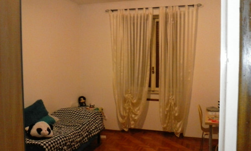 Large bedroom in a 2-bedroom apartment close to Corvetto metro station, M3 - Gallery - 2