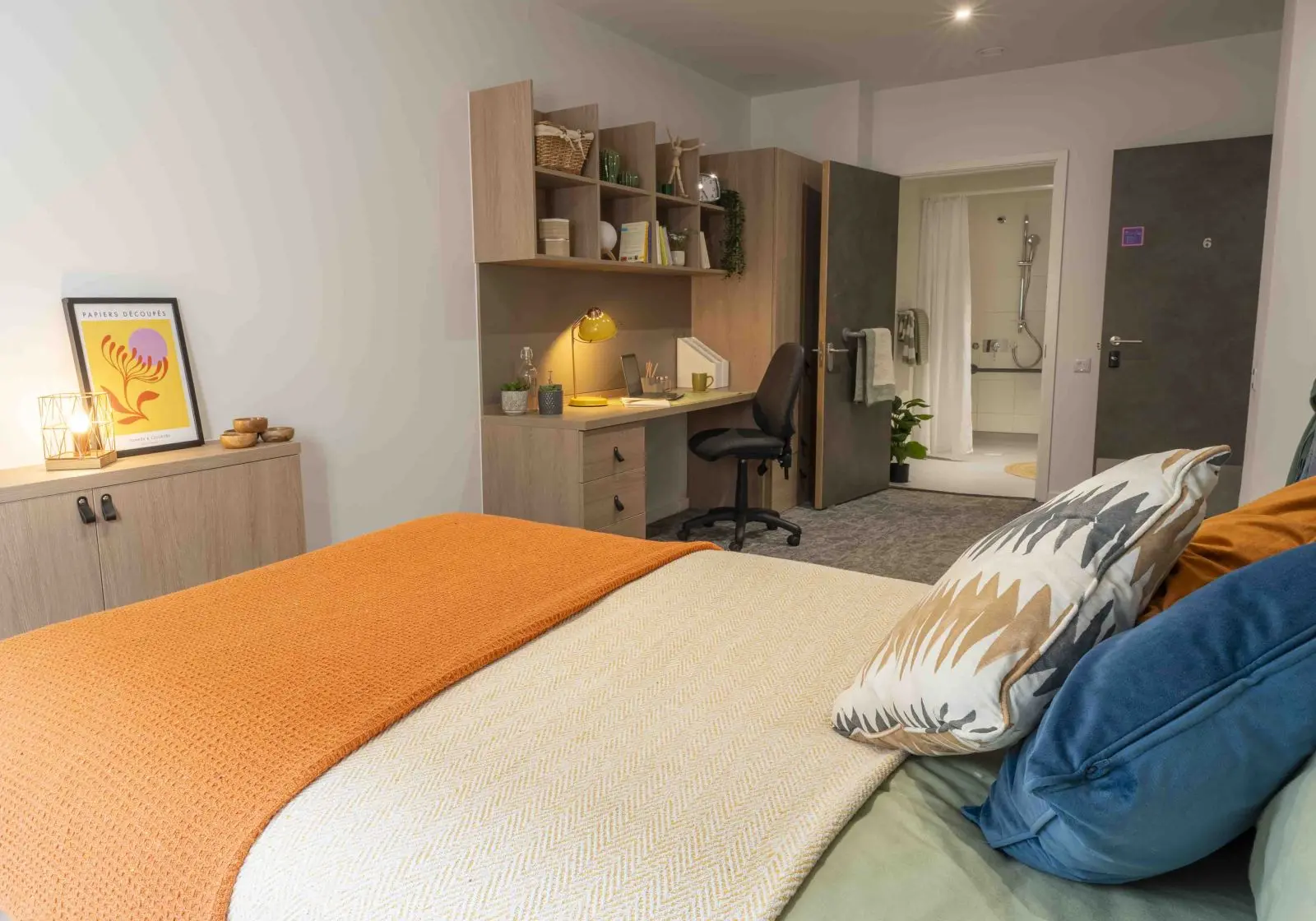 Gold En-Suite - The Mont - Gallery - 12