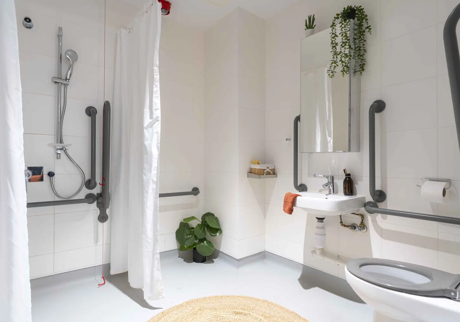 Gold En-Suite - The Mont - Gallery - 7