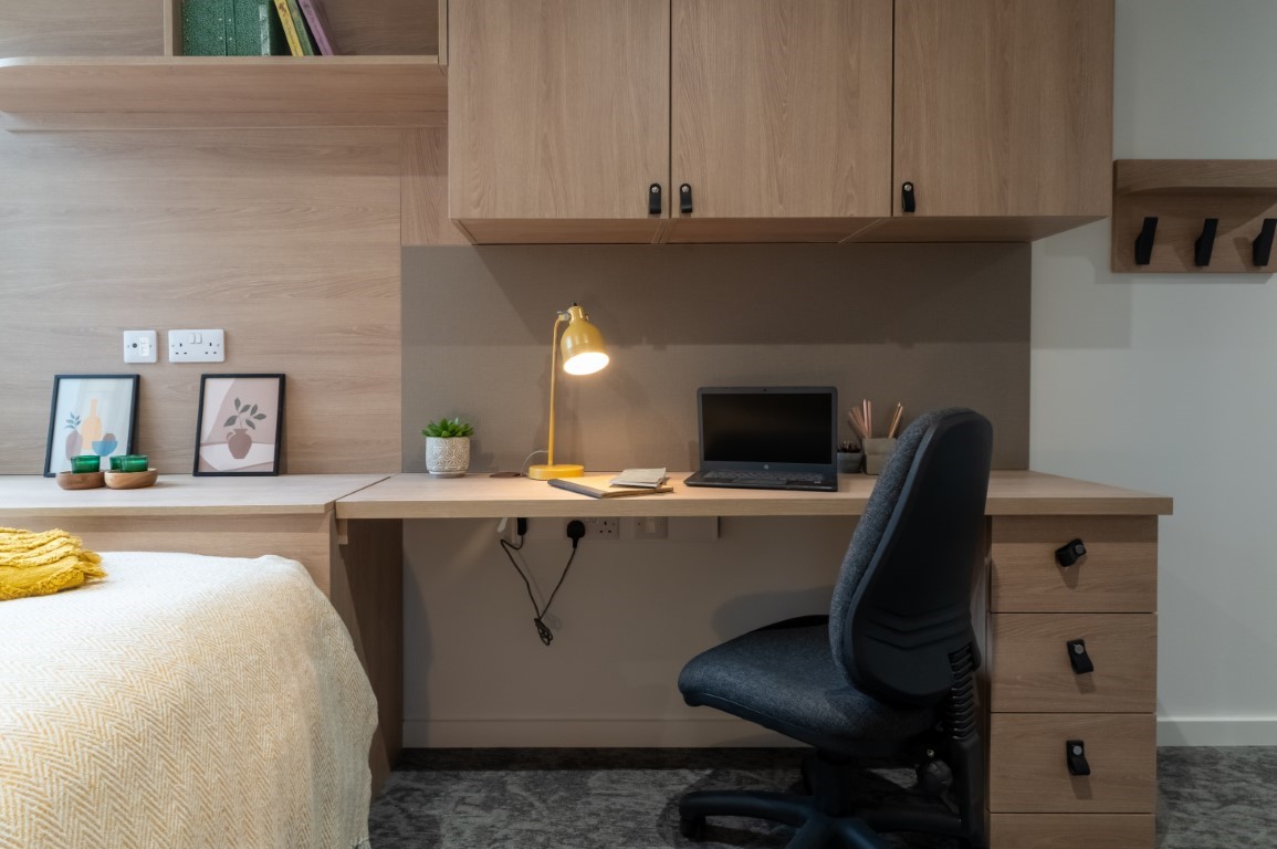 Silver En-Suite - The Mont - Gallery - 2