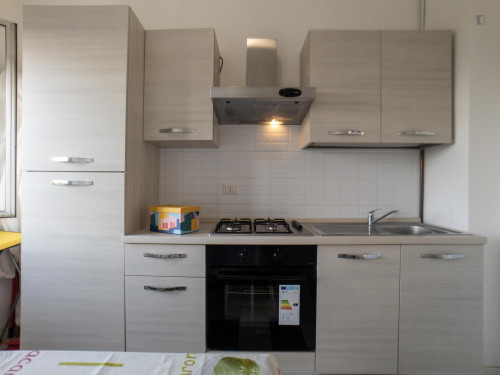 Cosy single bedroom close to Sesto Rondò metro station - Gallery - 15