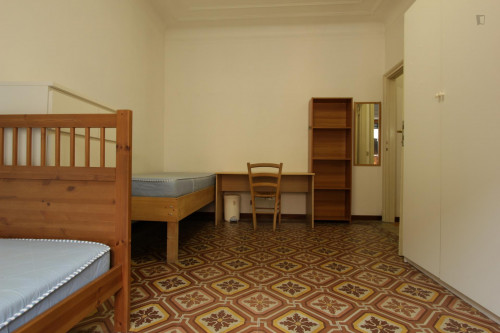 Bed in a twin bedroom in Città Studi  - Gallery -  2