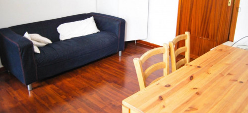Bed in a twin bedroom, in a 3-bedroom flat near the Forlanini train station - Gallery - 4