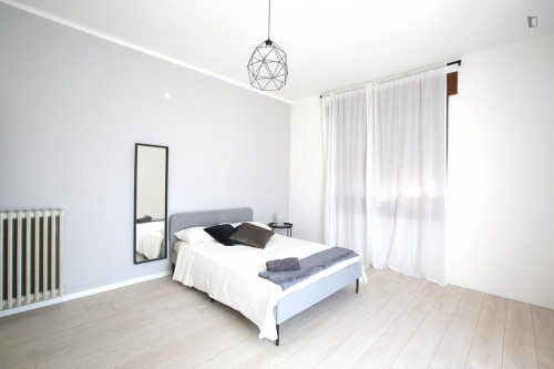 Relaxing double bedroom near Parco Giardino Ducale Estense