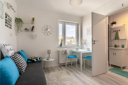Studio flat 25 minutes to Warsaw's Center, close to SWPS University