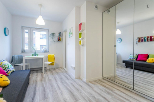 Studio flat 25 minutes to Warsaw's center, District Praga Poludnie - Gallery - 12