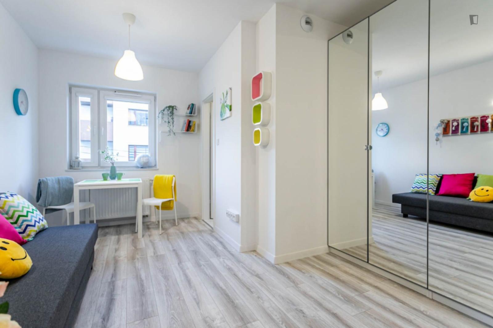 Studio Flat 25 Minutes To Warsaw's Center, District Praga Poludnie - 1