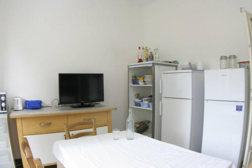 Bed in cool twin bedroom close to Milano Forlanini railway station