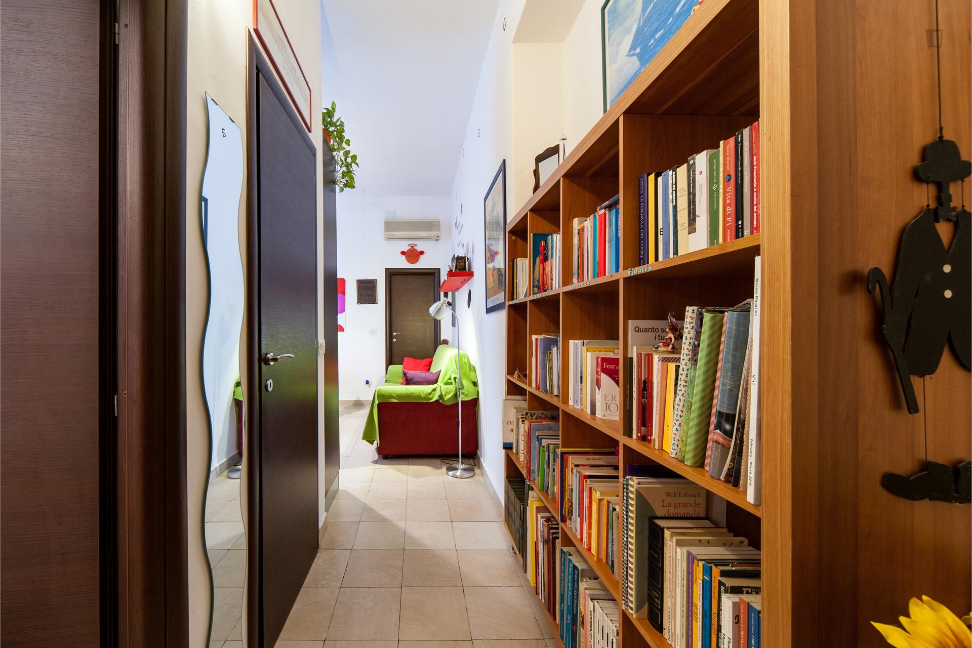 Modern single ensuite bedroom close to the Trastevere area