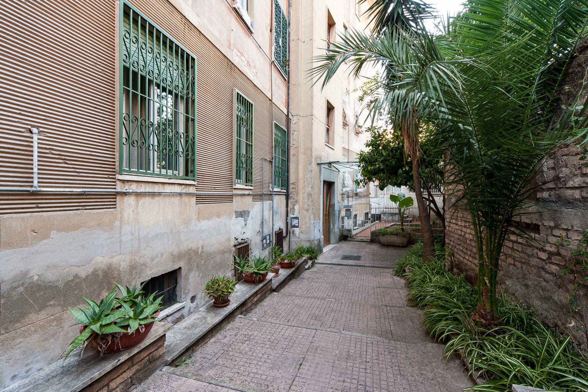 Modern single ensuite bedroom close to the Trastevere area