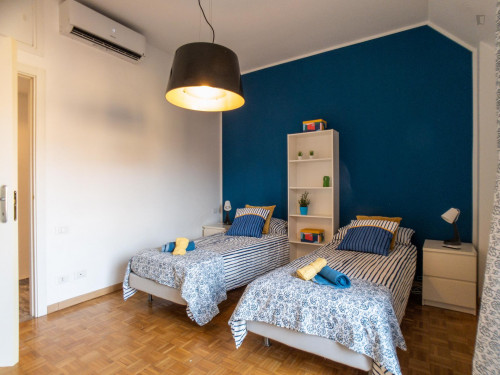 Bed in twin bedroom not far from Bocconi - Gallery - 13