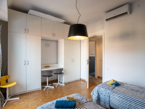 Bed in twin bedroom not far from Bocconi - Gallery - 24
