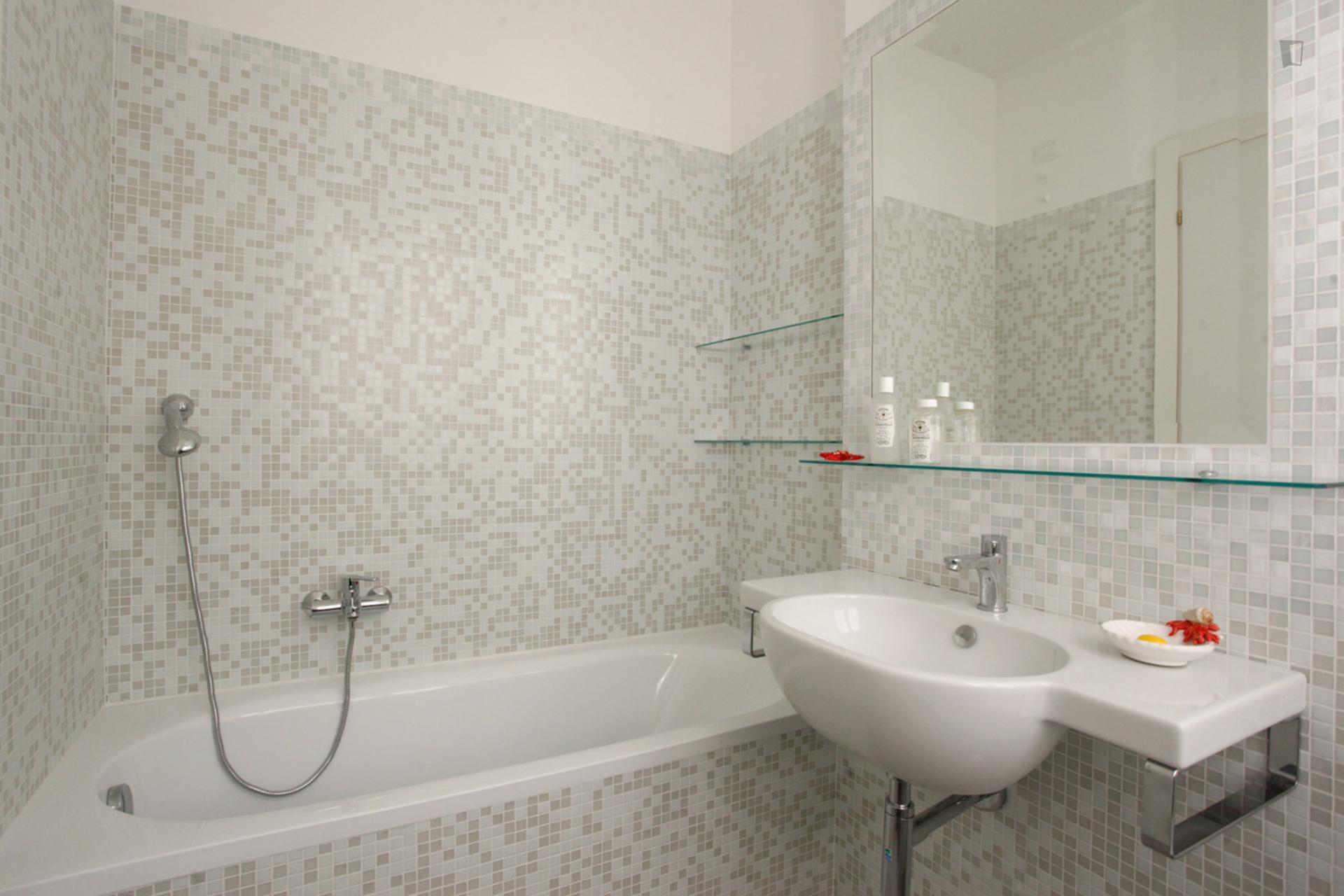 Sunny and quiet big bedroom: Vatican/Aurelio