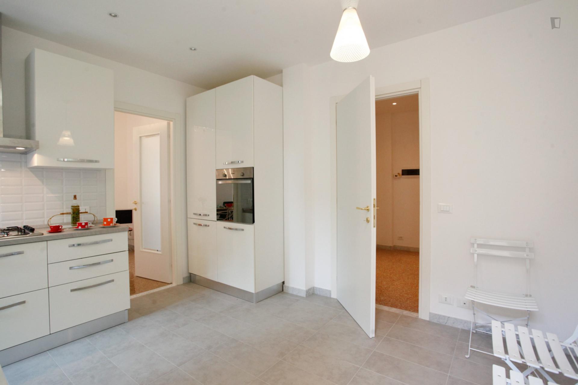 Sunny and quiet big bedroom: Vatican/Aurelio