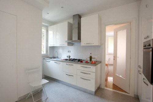 Sunny and quiet big bedroom: Vatican/Aurelio  - Gallery -  2