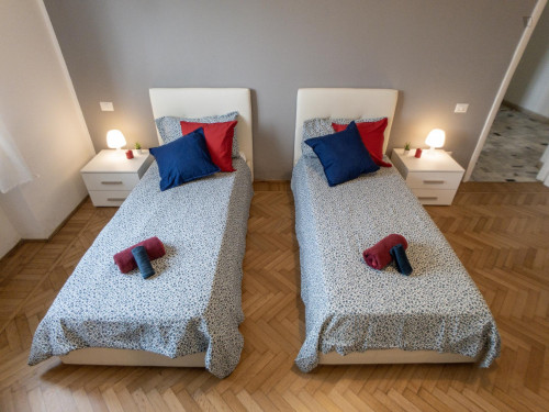 Bed in a twin bedroom connected with Cattolica University - Gallery - 18