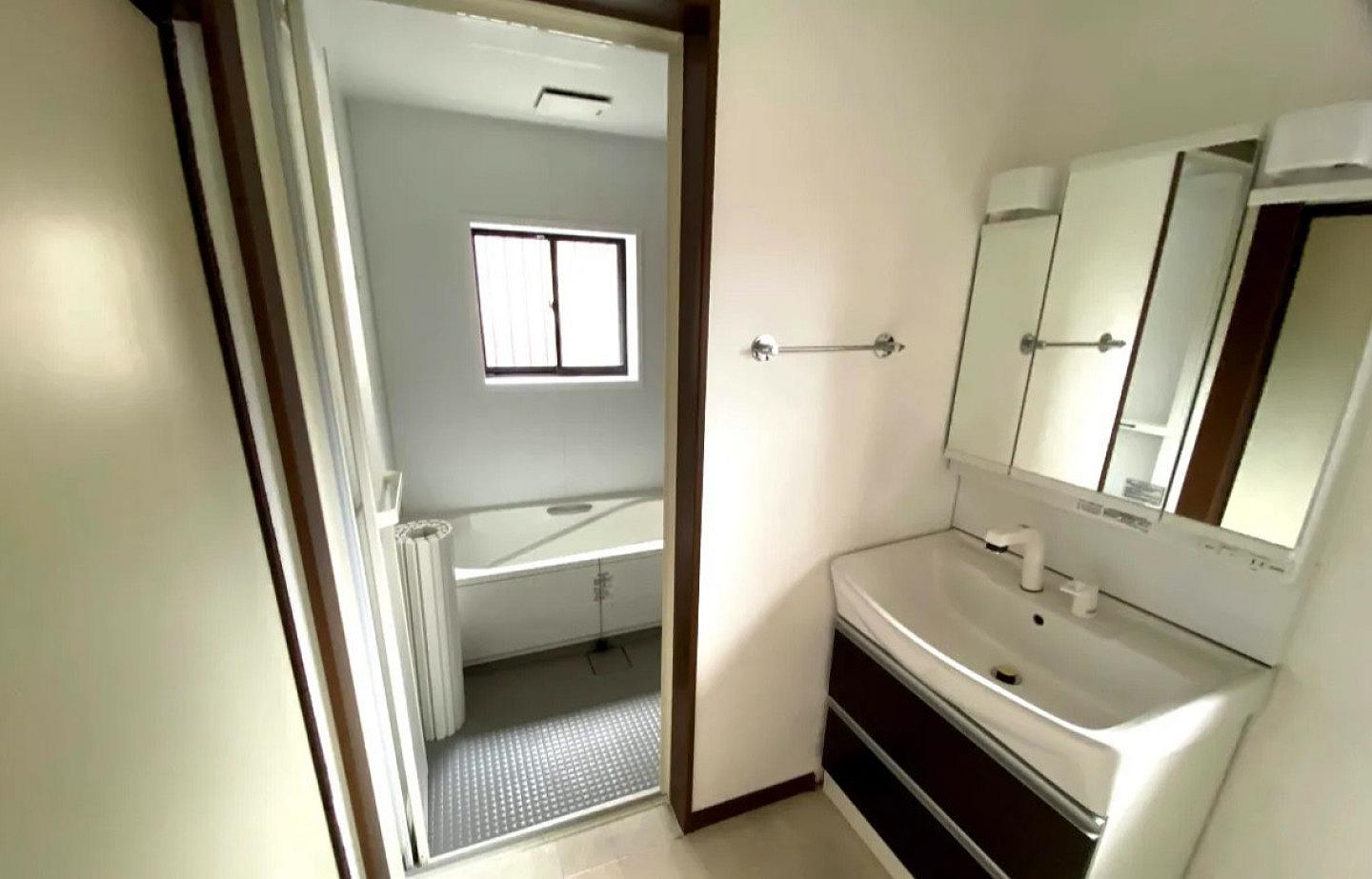  Bed In A 2-Bed Males Only Room  -  Cozy house near Shiga University  - Gallery -  3