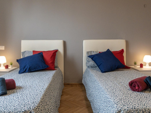Bed in a twin bedroom connected with Cattolica University - Gallery - 20