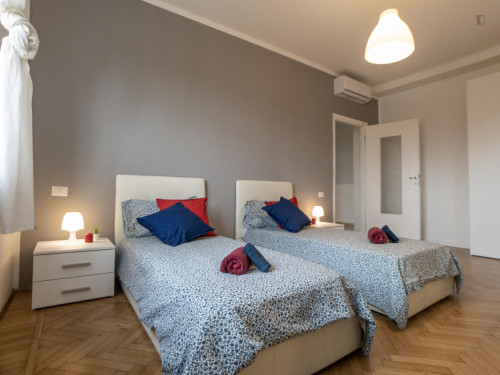 Bed in a twin bedroom connected with Cattolica University - Gallery - 21