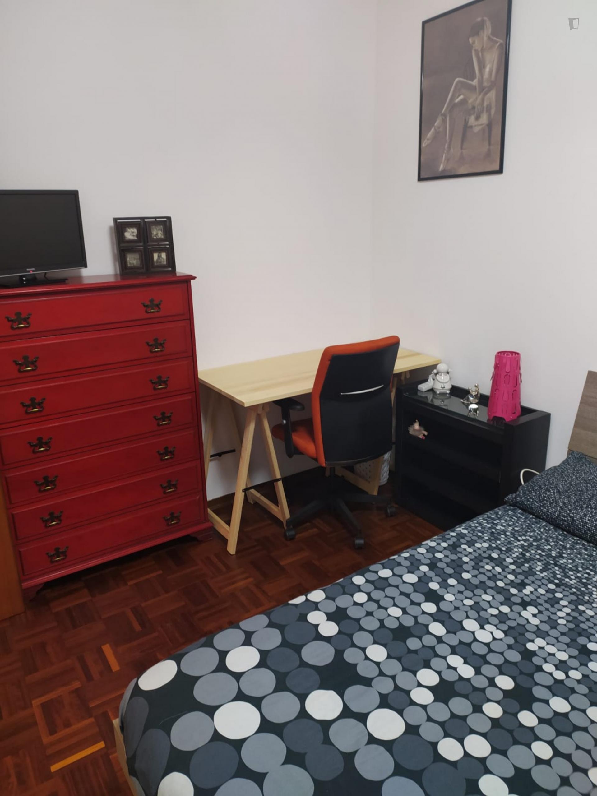 Bedroom in a shared apartment in a quiet area near Bologna