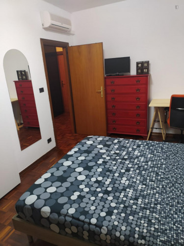 Bedroom in a shared apartment in a quiet area near Bologna - Gallery - 4