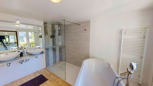 Amazing Newly Apt. w/ City Views near Hauts-de-Seine
